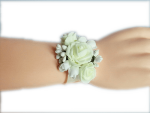 K15 * Kotylion, bukiecik na rękę z różyczkami na ślub, studniówkę - różne kolory