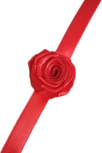 K19 czerwony - kotylion na rękę - różyczka czerwona