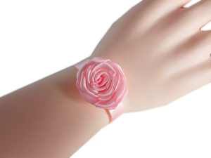K19 jasny róż * Kotylion na rękę na ślub, studniówkę, połowinki 