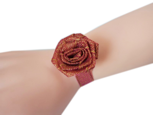 K24 _P * Jasna czerwień ze złotym połyskiem - kotylion na rękę na ślub, studniówkę, połowinki