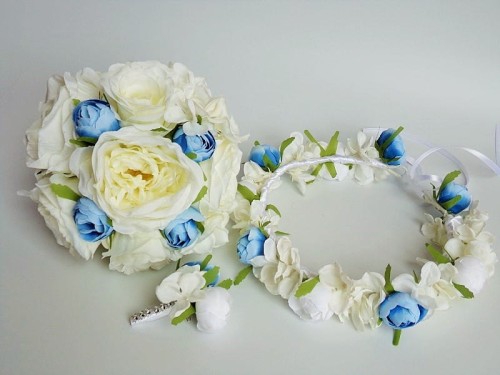 topass-dekoracje zestaw bukiet wianek butonierka biało niebieski róże hortensje 10.jpg