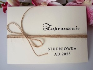 ZT20 * Kremowe zaproszenie ze sznureczkiem na Studniówkę  * spersonalizowane
