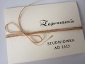 TOPASS-DEKORACJE-ZAPROSZENIE-STUDNIÓWKA-ZE-SZNURKIEM5.jpg