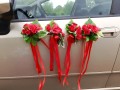 TOPASS-DEKORACJE-Dekoracja-ślubna-na-samochód-stroiki-z-czerwonych-róż-na-klamki-auta-4-sztuki.jpg