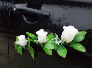Dekoracja na samochód - róża w pąku